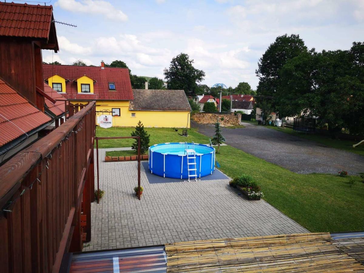 Penzion U Farmare Chotoviny Buitenkant foto